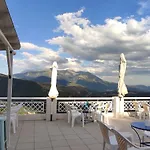 Mitikas Hotel *